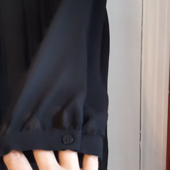 French Connection Blouse Black sheer, feminine 3/4 sleeve peep back - Picture 5 of 7